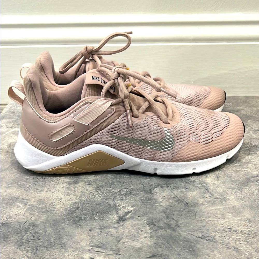 Nike Women's blush pink Sneakers